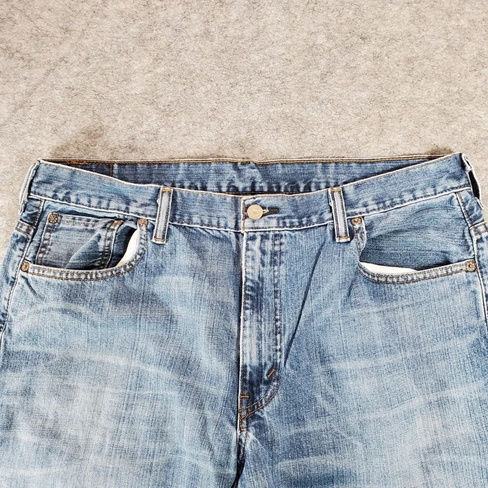 Levis measurements waist
